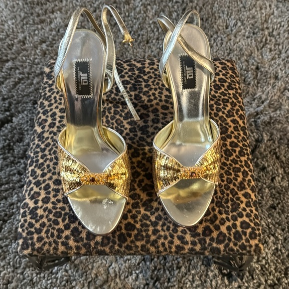 Gold metallic stiletto strappy sandals - Picture 3 of 7